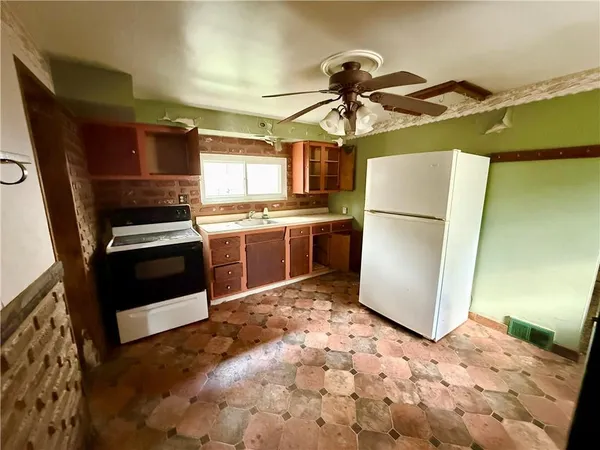 $37,900 | 709 Darlington Avenue, Jeannette, PA 15644