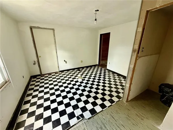 $37,900 | 709 Darlington Avenue, Jeannette, PA 15644