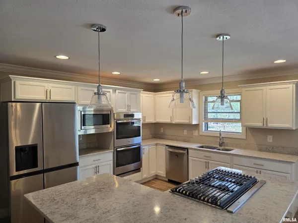 $449,000 | 7289 North Whippoorwill Lane, Peoria, IL 61614