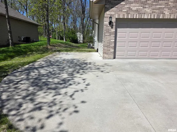 $449,000 | 7289 North Whippoorwill Lane, Peoria, IL 61614