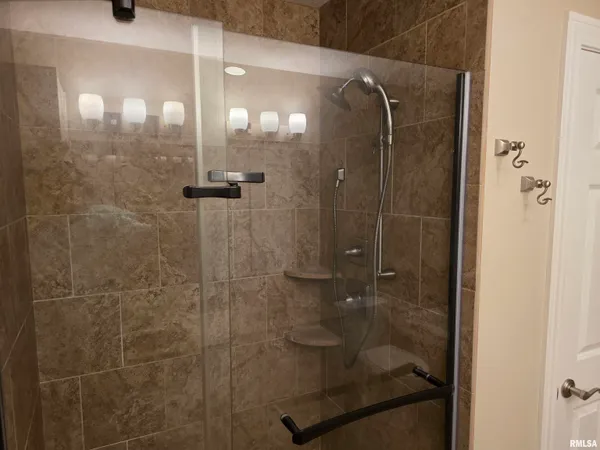 $449,000 | 7289 North Whippoorwill Lane, Peoria, IL 61614