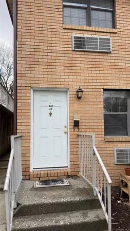 $2,000 | 440 Carpenter Avenue, Newburgh, NY 12550