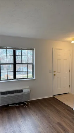 $2,000 | 440 Carpenter Avenue, Newburgh, NY 12550