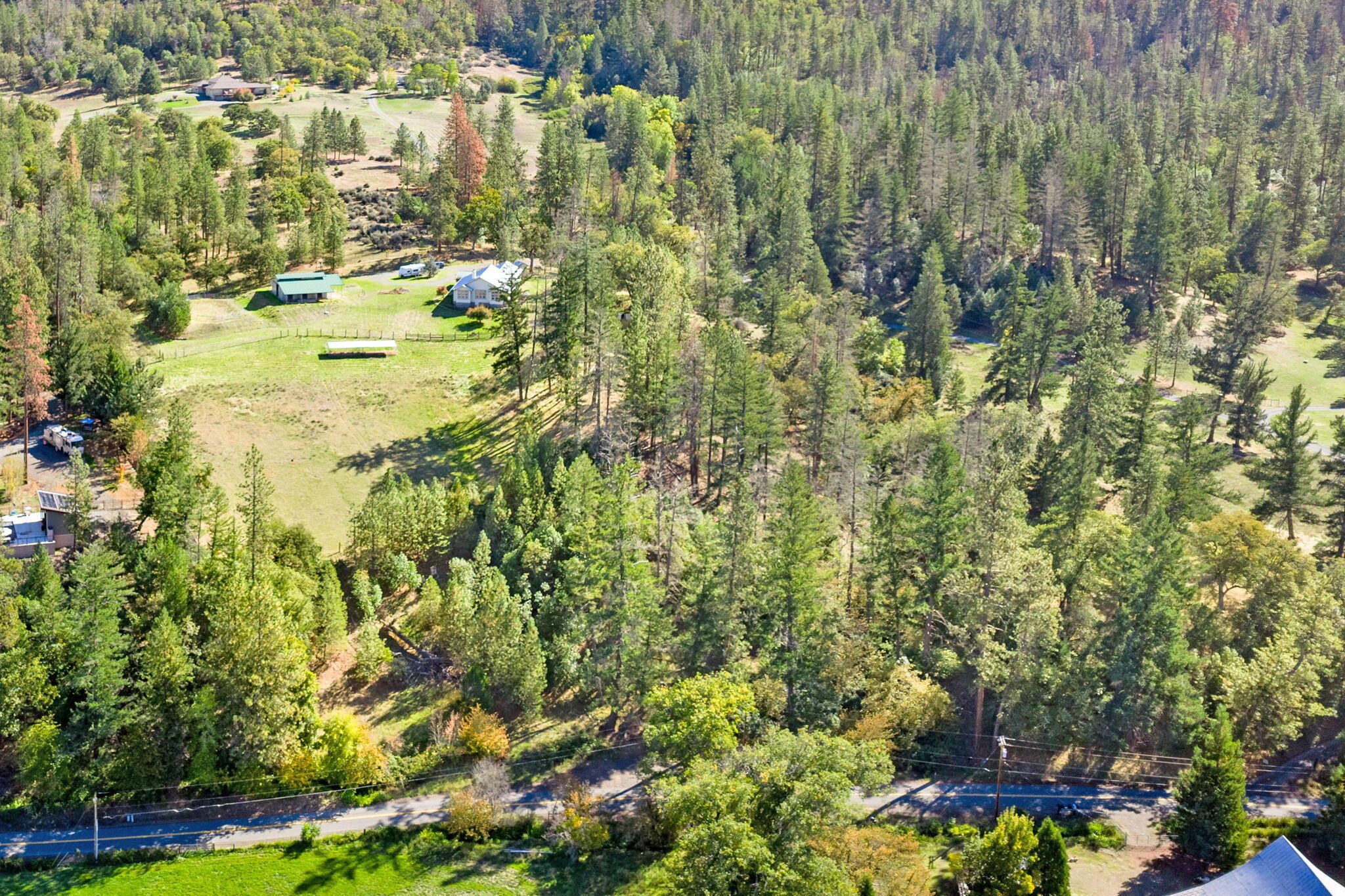 2467 Eastside Road Jacksonville, OR 97530 - Photo 16 of 85 ApxER00017