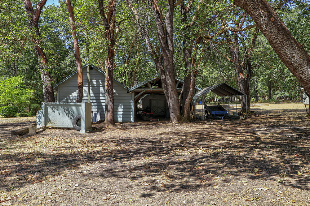 390 Boyer Road Grants Pass, OR 97526 - Photo 31 of 43 31