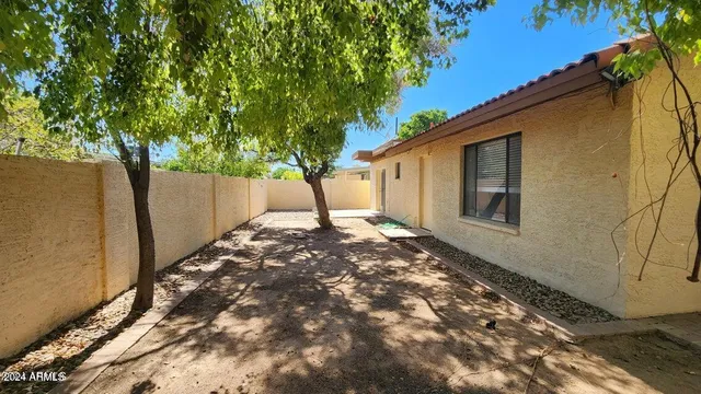 $2,100 | 211 East Tremaine Avenue, Gilbert, AZ 85234