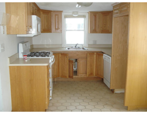 975 South Main Street Bellingham, MA 02019 - Photo 6 of 11