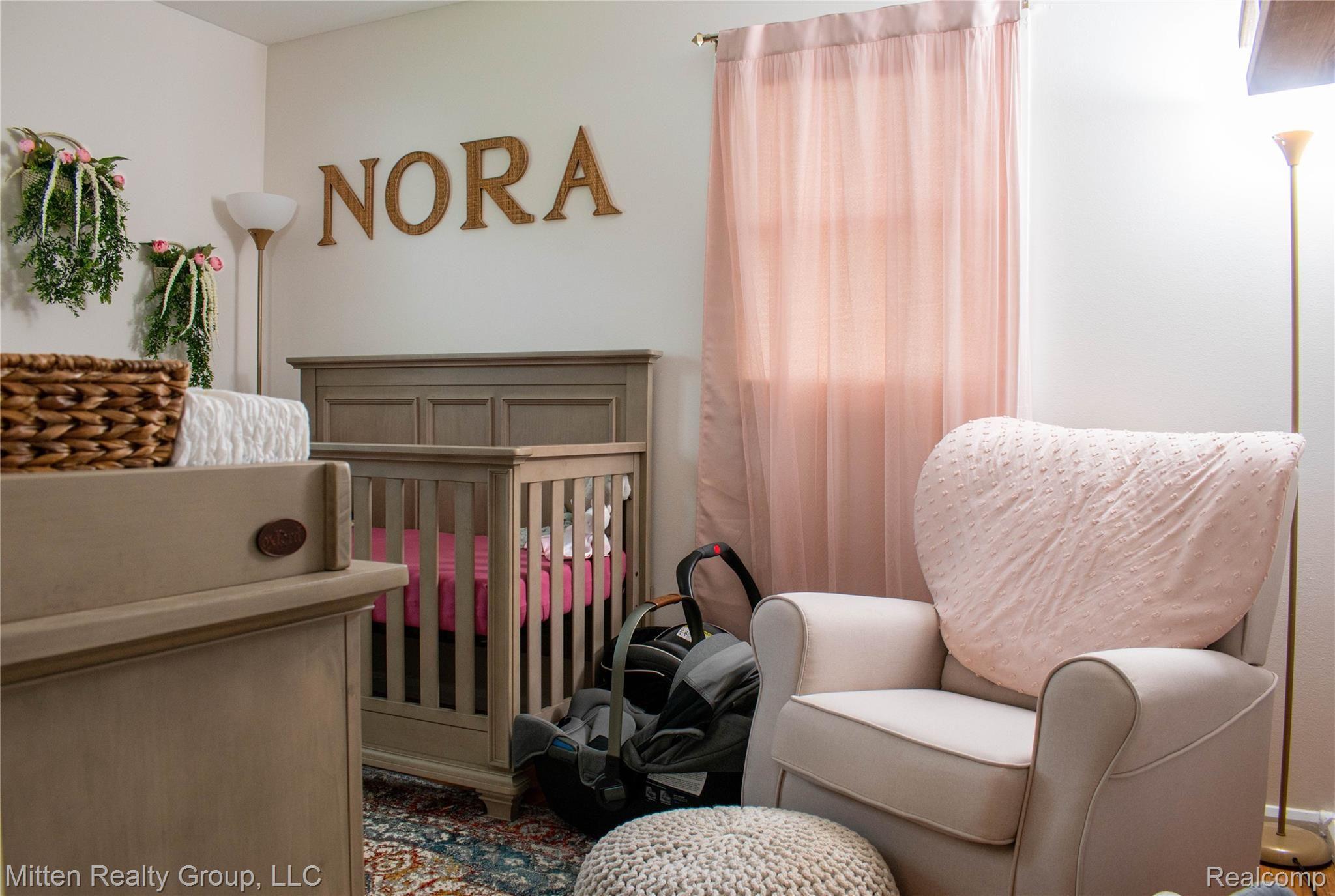 4237 Crooks Road Royal Oak, MI 48073 - Photo 9 of 12 DSC_0032.jpg