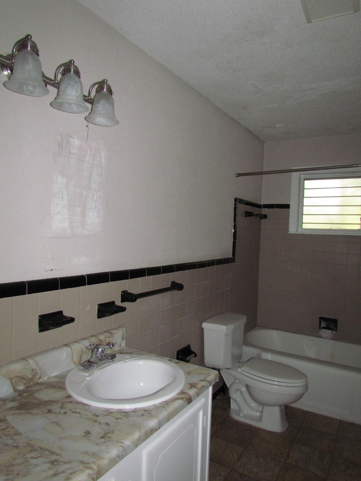 110 Jones Road Crestview, FL 32536 - Photo 5 of 12 Gallery Image 5