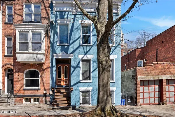 $1,750 | 149 Jay Street, Unit 1, Albany, NY 12210