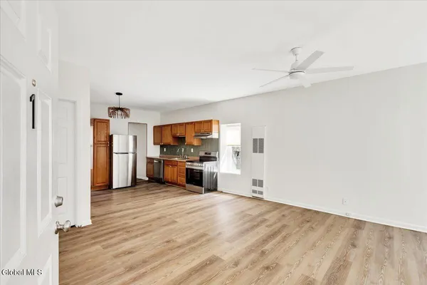 $1,750 | 149 Jay Street, Unit 1, Albany, NY 12210