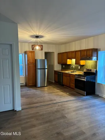 $1,750 | 149 Jay Street, Unit 1, Albany, NY 12210