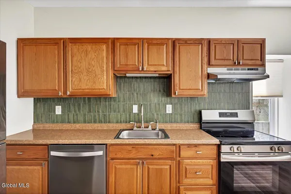 $1,750 | 149 Jay Street, Unit 1, Albany, NY 12210