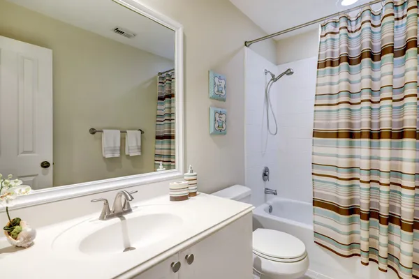 $2,200 | 10 Stone Creek Place, The Woodlands, TX 77382