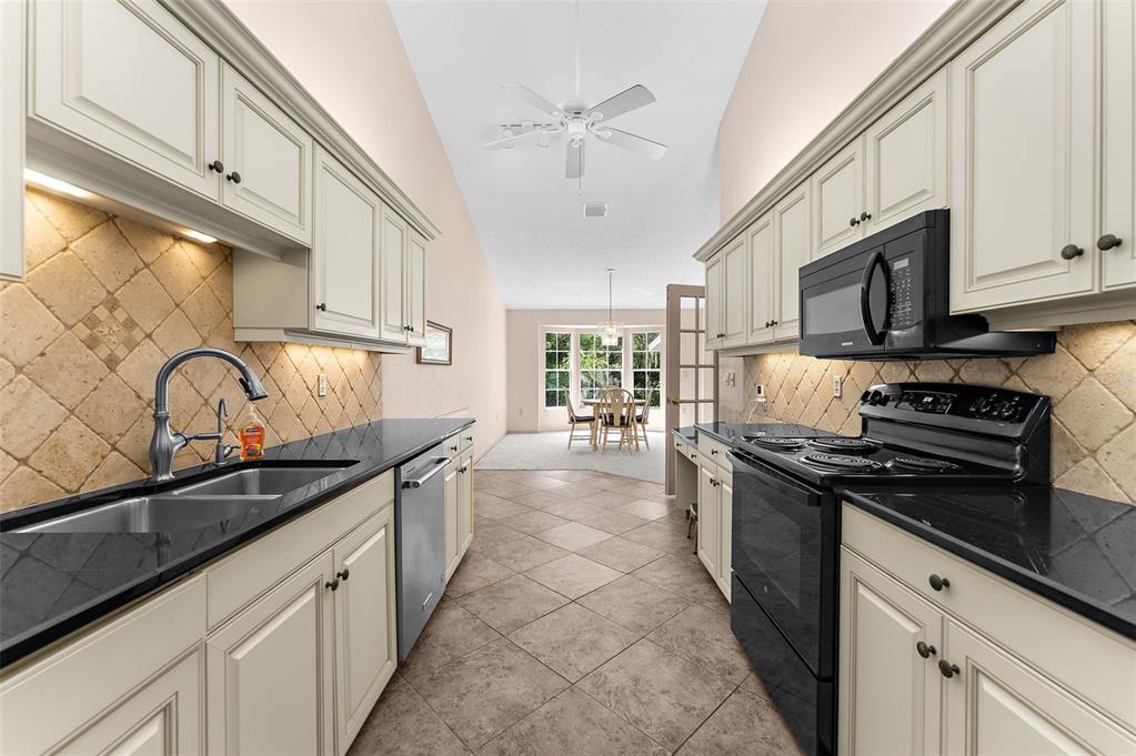6724 Approach Road, Unit 3 Sarasota, FL 34238 - Photo 17 of 36 Gallery Image 17