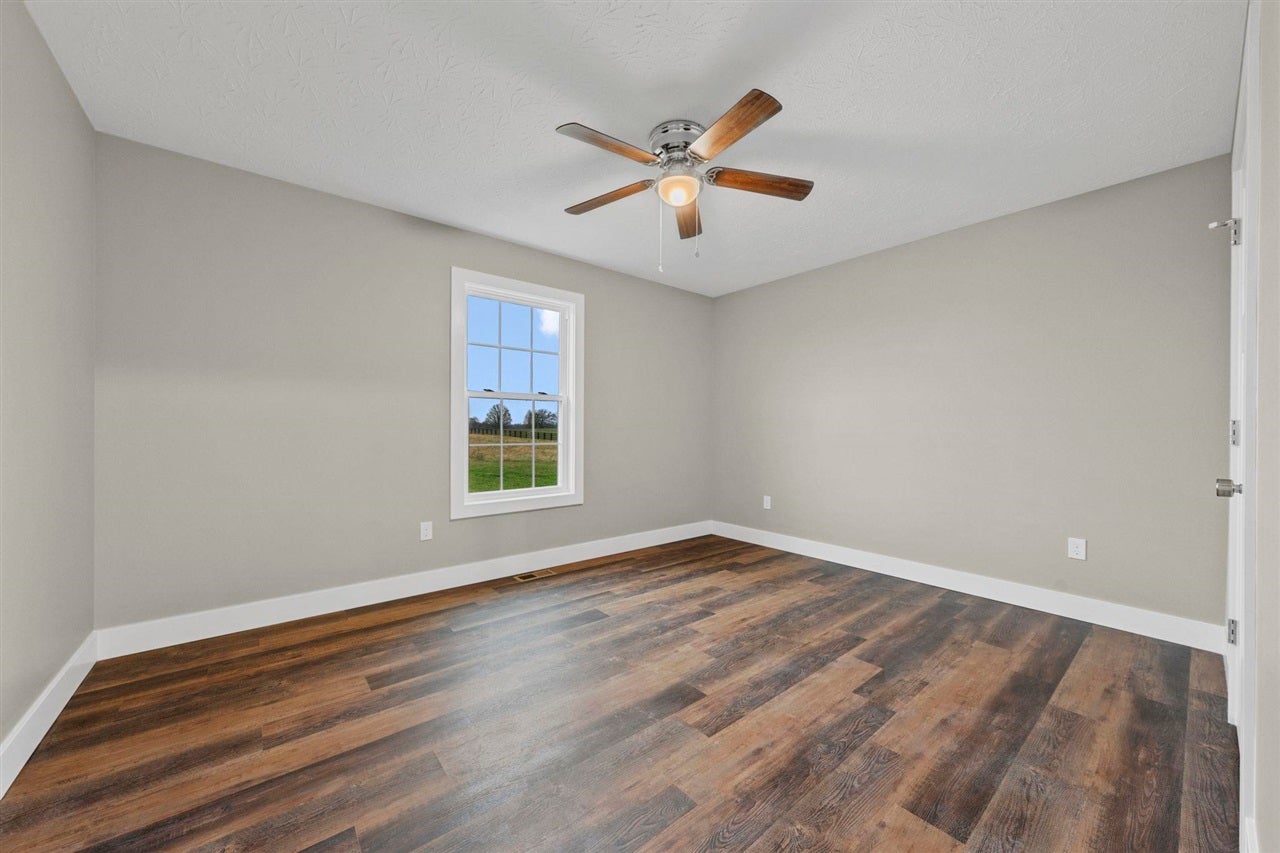 2778 Poplar Spring Road Glasgow, KY 42141 - Photo 8 of 13 Gallery Image 8
