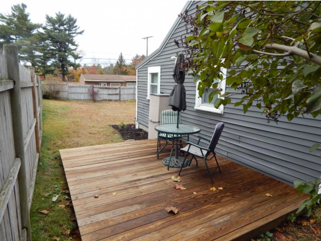 17 Bryant Road Manchester, NH 03109 - Photo 3 of 27