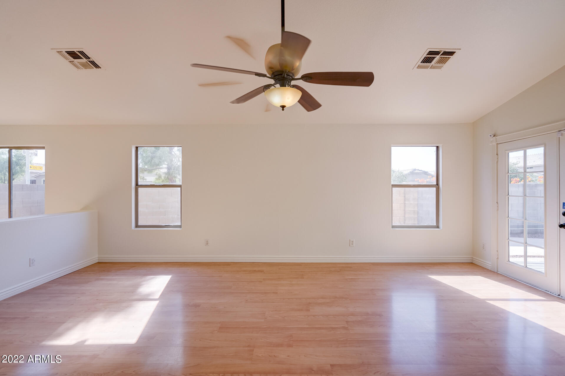 2606 East Beverly Road Phoenix, AZ 85042 - Photo 15 of 28 listing_12