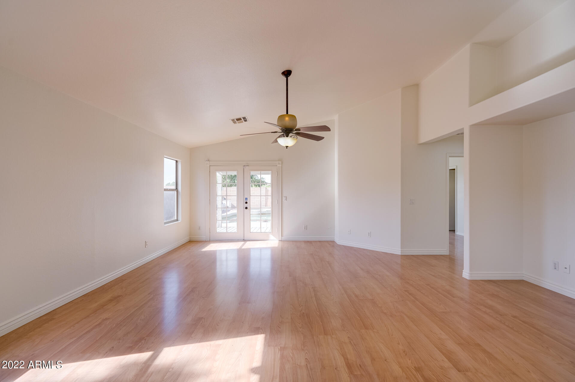 2606 East Beverly Road Phoenix, AZ 85042 - Photo 5 of 28 listing_2