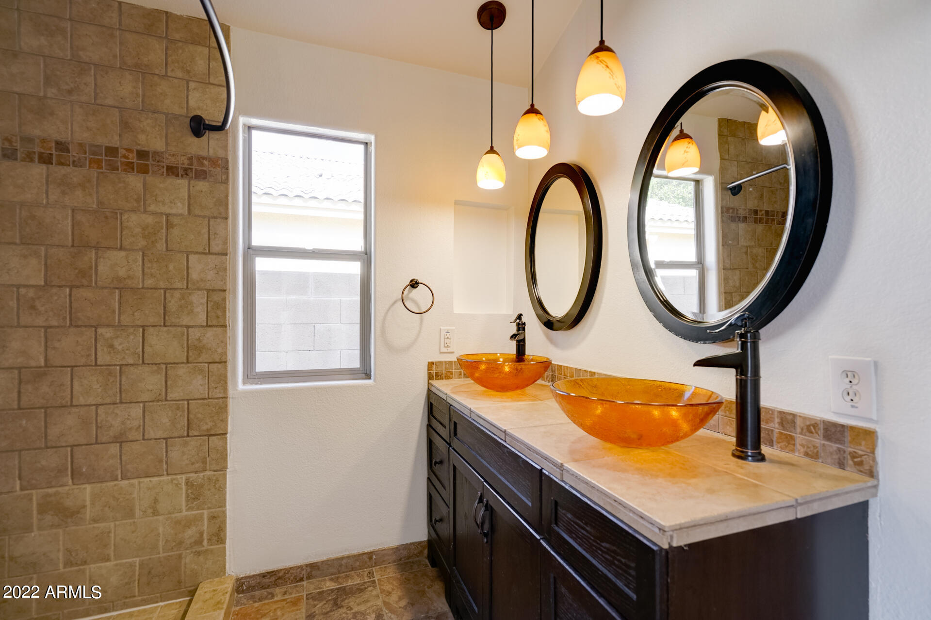 2606 East Beverly Road Phoenix, AZ 85042 - Photo 6 of 28 listing_4