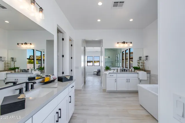 $1,420,000 | 3330 West Desert Dawn Drive, Phoenix, AZ 85083