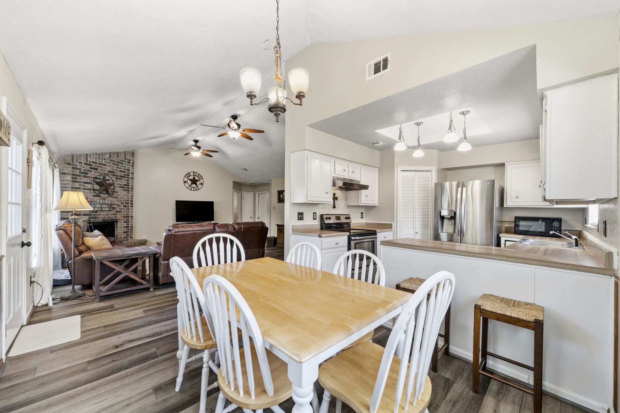 5603 Lynngate Drive Spring, TX 77373 - Photo 11 of 35 Kitchen opens up to dining room