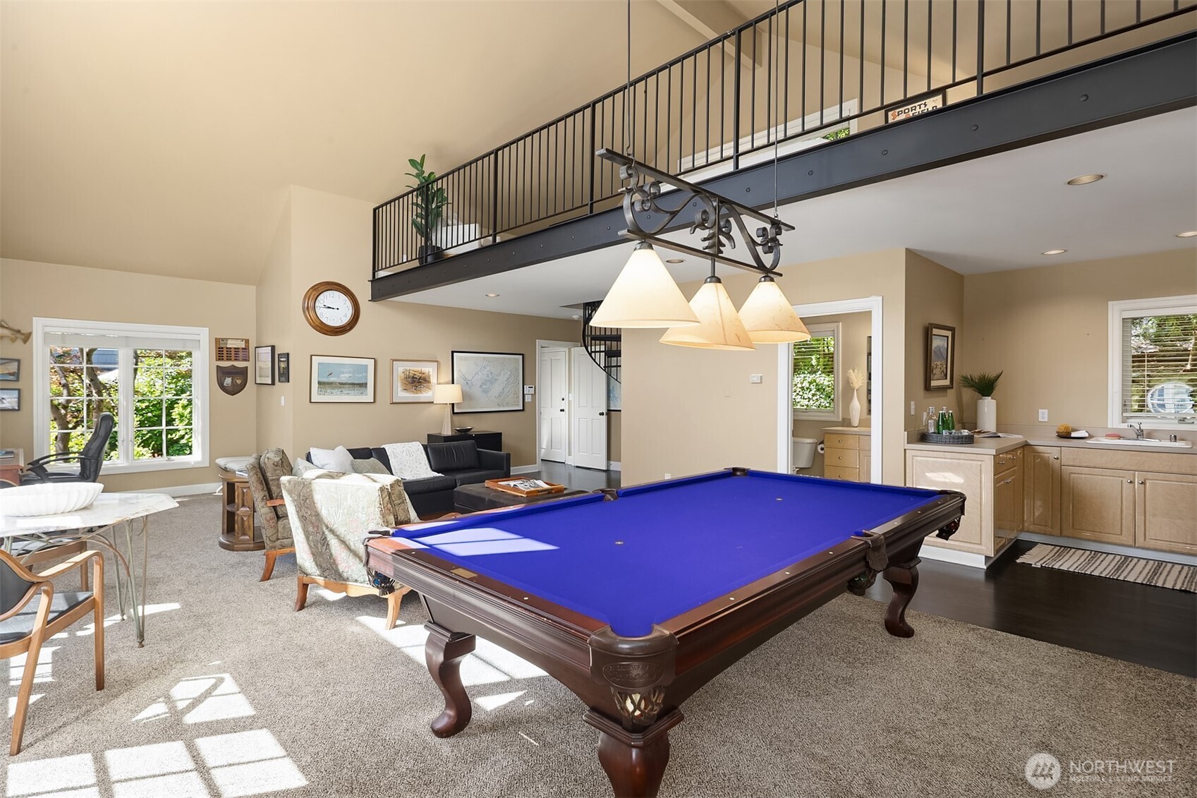 5506 Northeast Penrith Road Seattle, WA 98105 - Photo 33 of 40