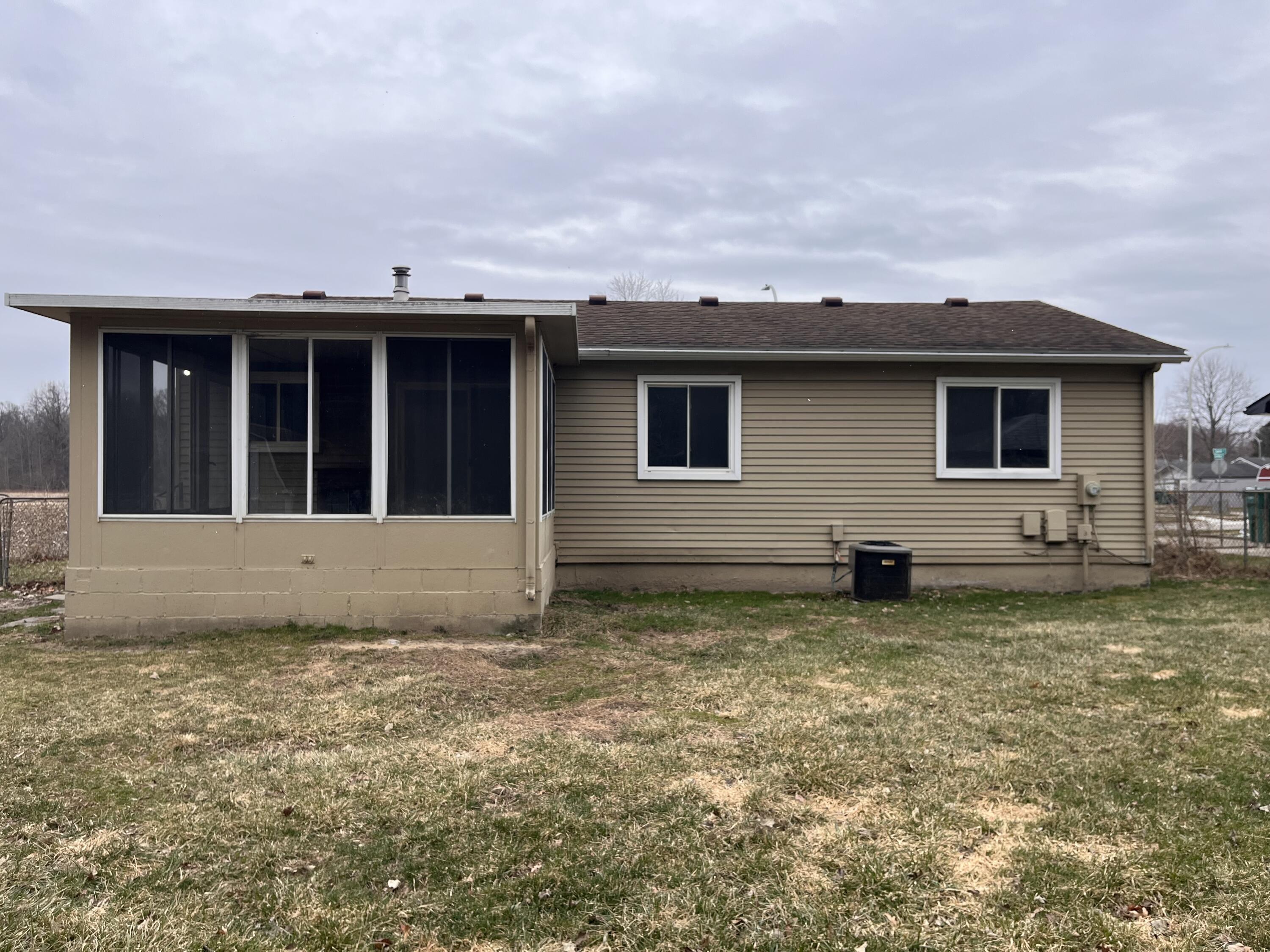 29934 Spain Street Romulus, MI 48174 - Photo 16 of 17 IMG_2804