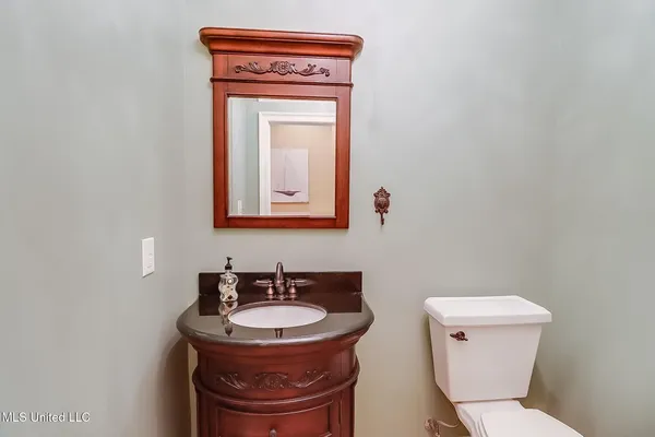 $649,900 | 216 Courtenay Avenue, Pass Christian, MS 39571