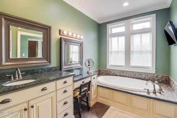 $649,900 | 216 Courtenay Avenue, Pass Christian, MS 39571