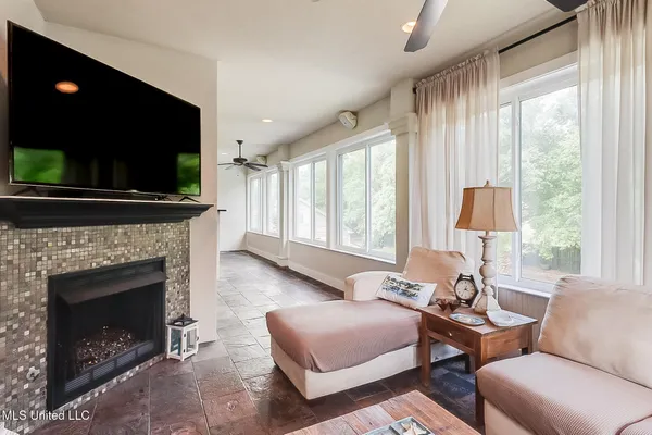 $649,900 | 216 Courtenay Avenue, Pass Christian, MS 39571