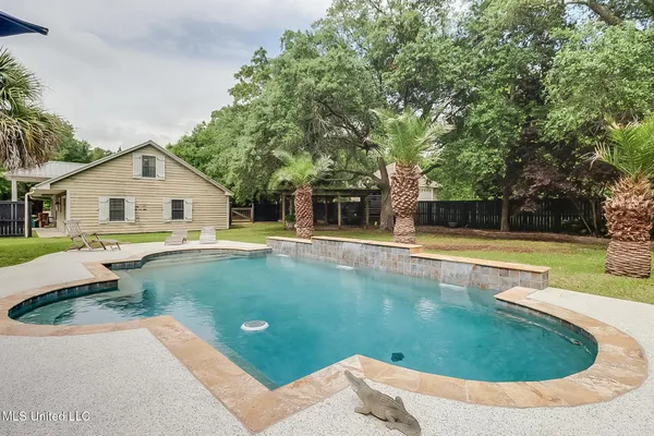 $649,900 | 216 Courtenay Avenue, Pass Christian, MS 39571