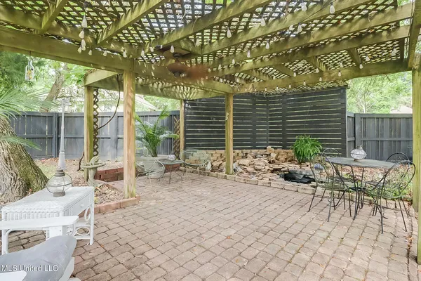 $649,900 | 216 Courtenay Avenue, Pass Christian, MS 39571