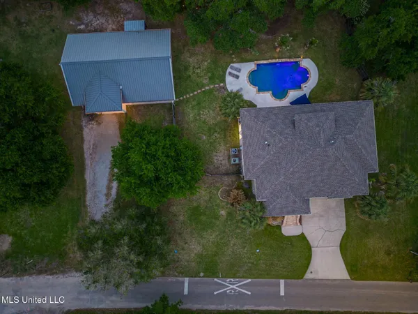 $649,900 | 216 Courtenay Avenue, Pass Christian, MS 39571