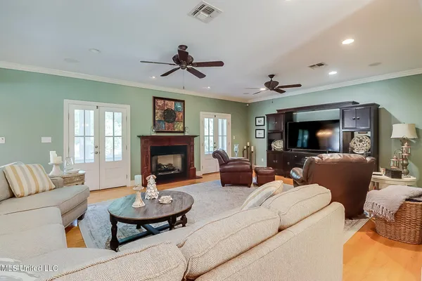 $649,900 | 216 Courtenay Avenue, Pass Christian, MS 39571