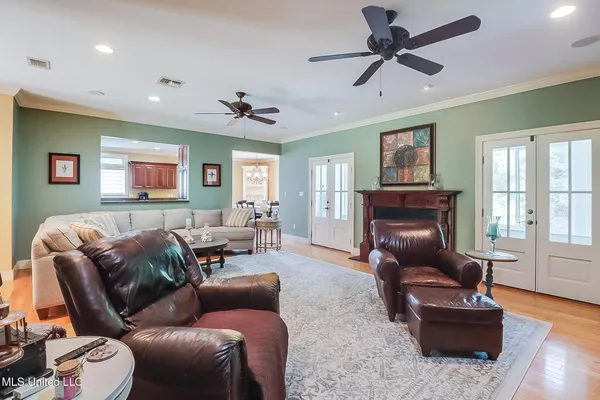 $649,900 | 216 Courtenay Avenue, Pass Christian, MS 39571