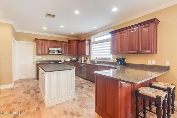 $649,900 | 216 Courtenay Avenue, Pass Christian, MS 39571