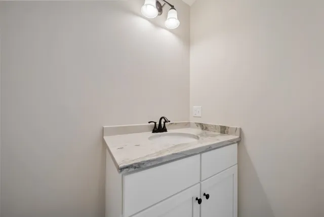 $644,900 | 53 A Kimball Hill Road, Hudson, NH 03051