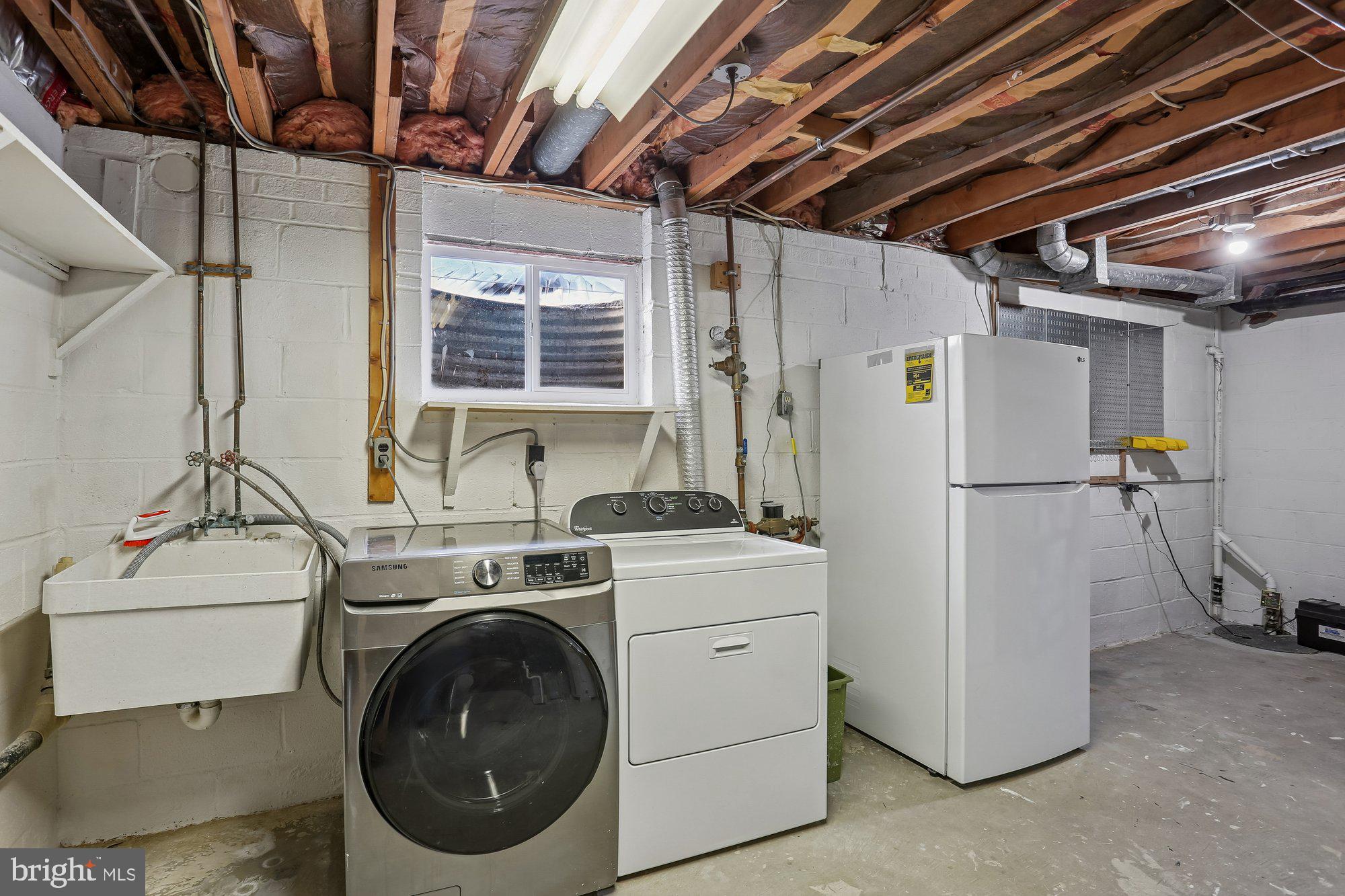 32 Oak Shade Road Gaithersburg, MD 20878 - Photo 30 of 30 Laundry