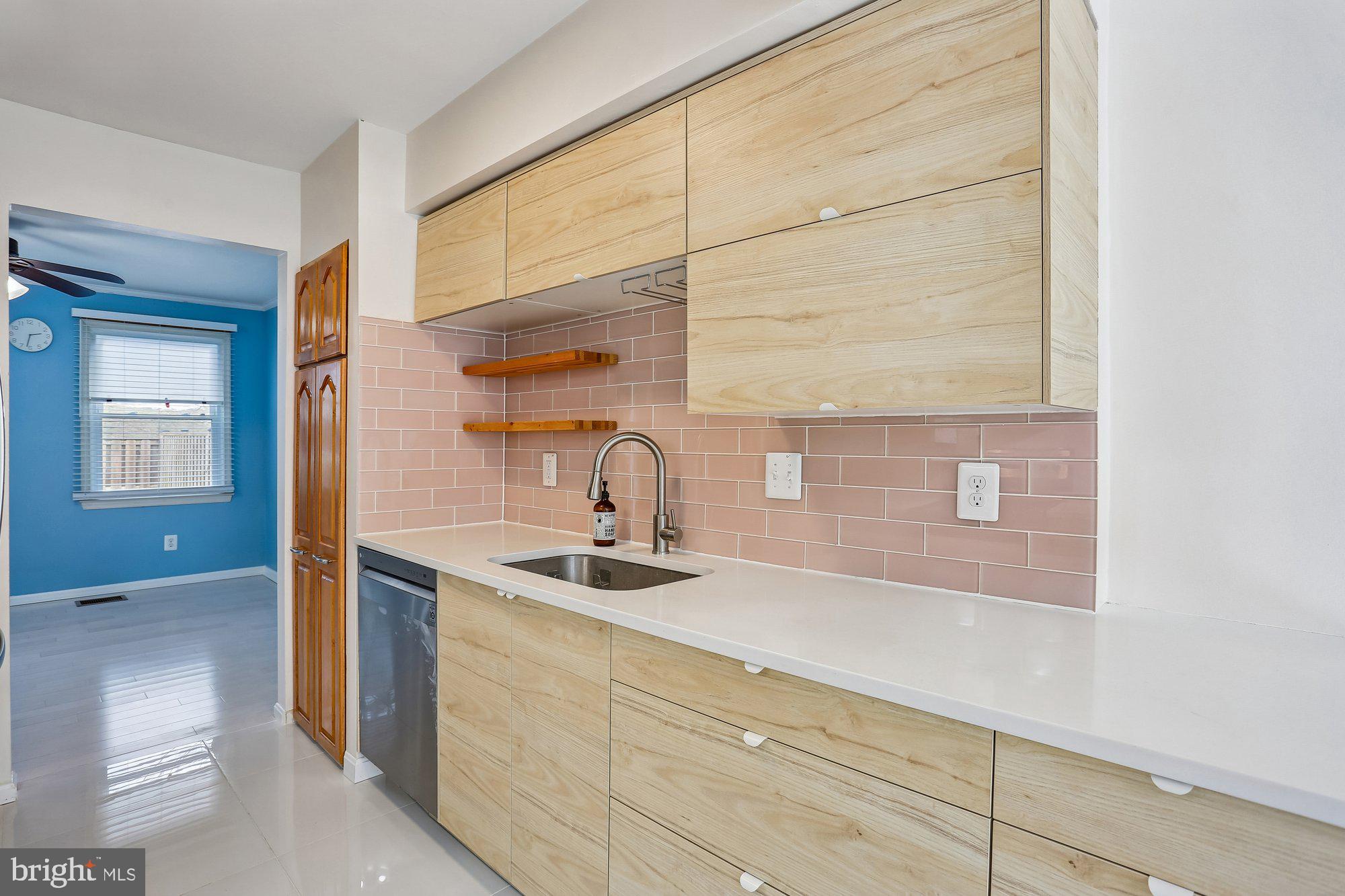 32 Oak Shade Road Gaithersburg, MD 20878 - Photo 10 of 30 Kitchen