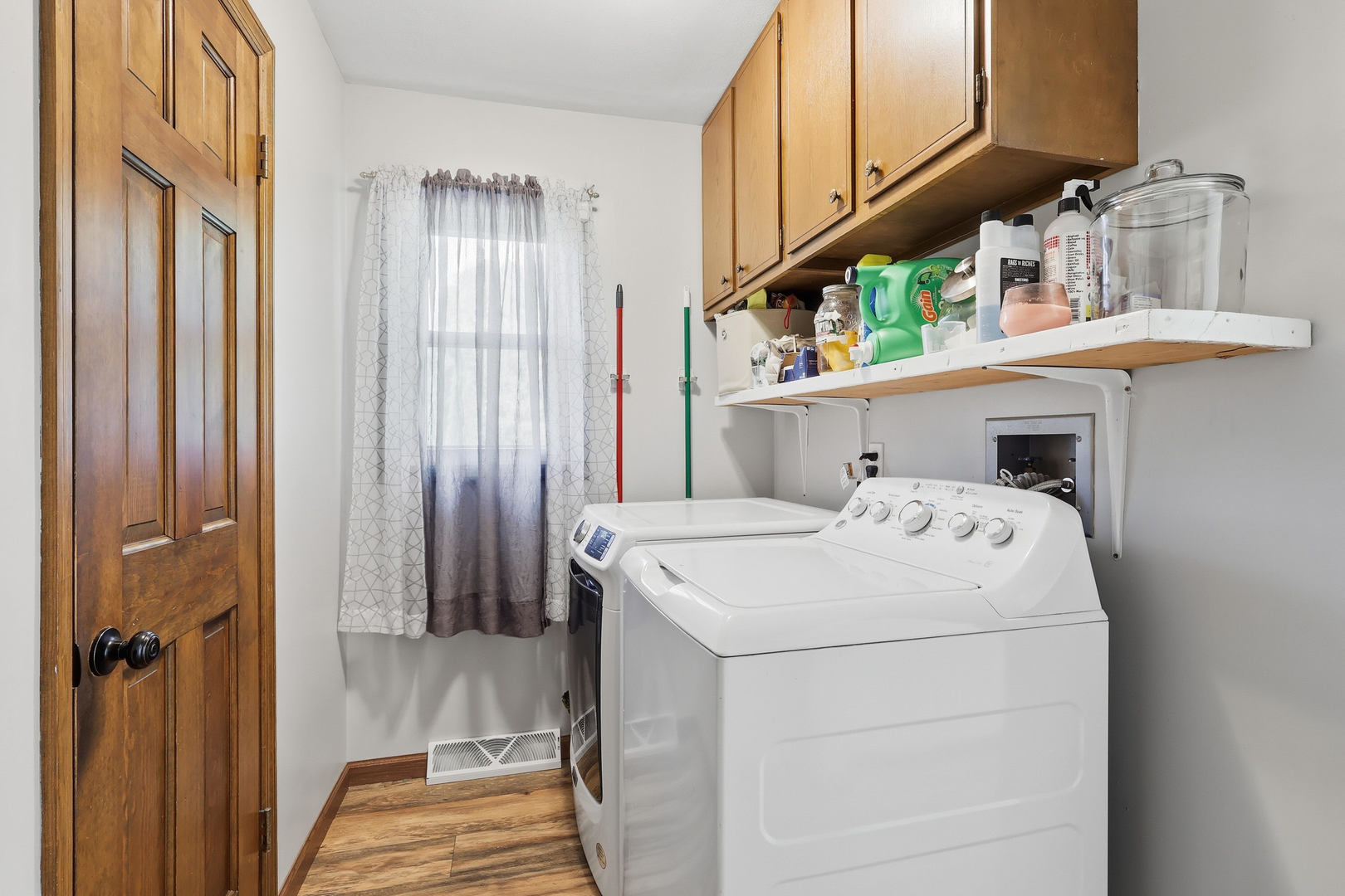 4314 Spring Street Davenport, IA 52807 - Photo 26 of 51 a utility room with dryer and washer