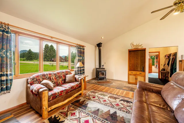 $540,000 | 31 Wagon Box Road, Story, WY 82842