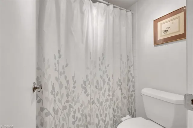 $179,900 | 1084 Forest Lakes Drive, Unit 7304, Naples, FL 34105