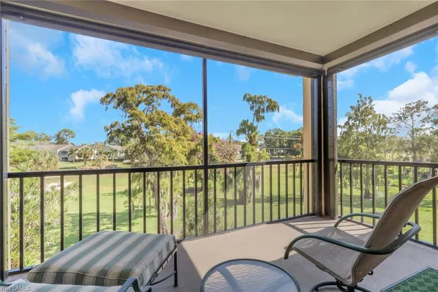 $179,900 | 1084 Forest Lakes Drive, Unit 7304, Naples, FL 34105