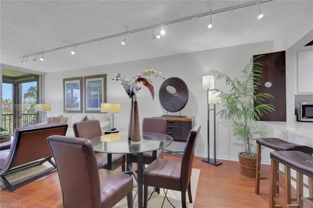 $179,900 | 1084 Forest Lakes Drive, Unit 7304, Naples, FL 34105