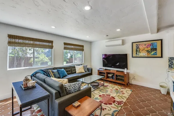 $3,950 | 9 El Camino Real, Vallejo, CA 94590