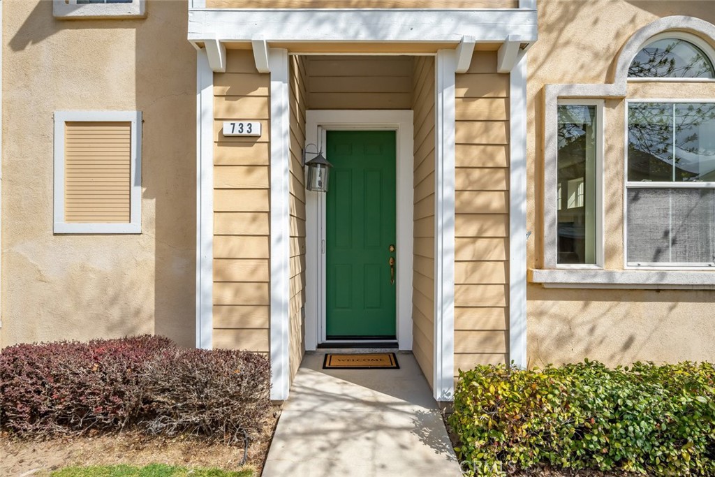 733 Cottage Lane Paso Robles, CA 93446 - Photo 3 of 47 a front view of a house with a yard