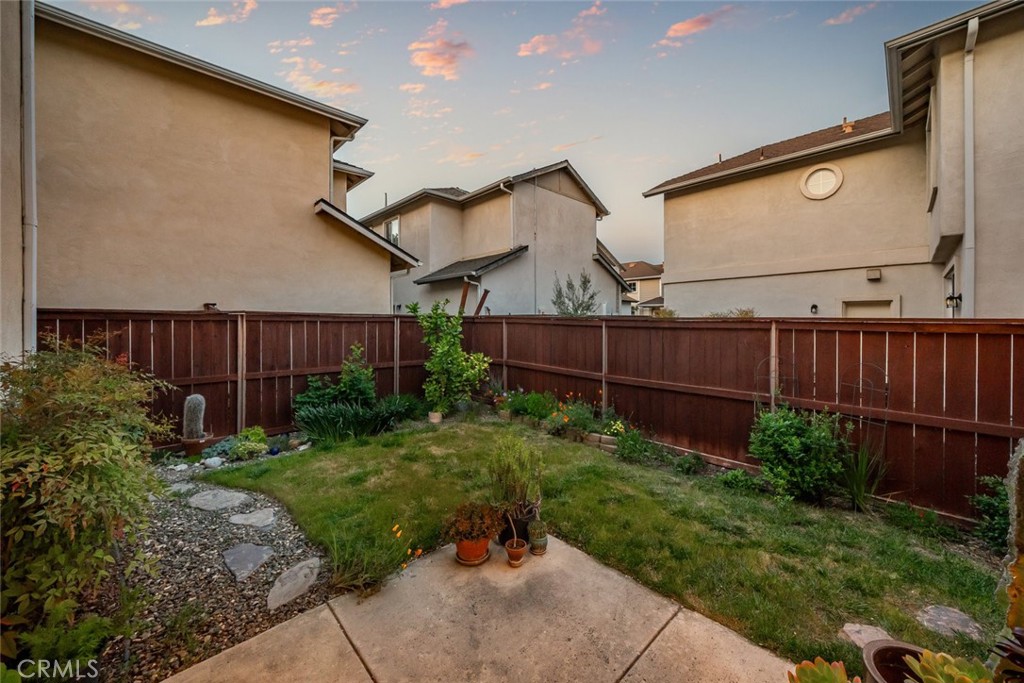 733 Cottage Lane Paso Robles, CA 93446 - Photo 35 of 47 a backyard of a house with lots of green space