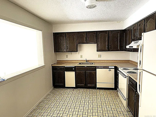 $199,000 | 1460 Elm Street, Unit 124, Stratford, CT 06615