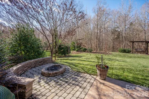 $885,000 | 8456 Fairgreen Avenue, Waxhaw, NC 28173